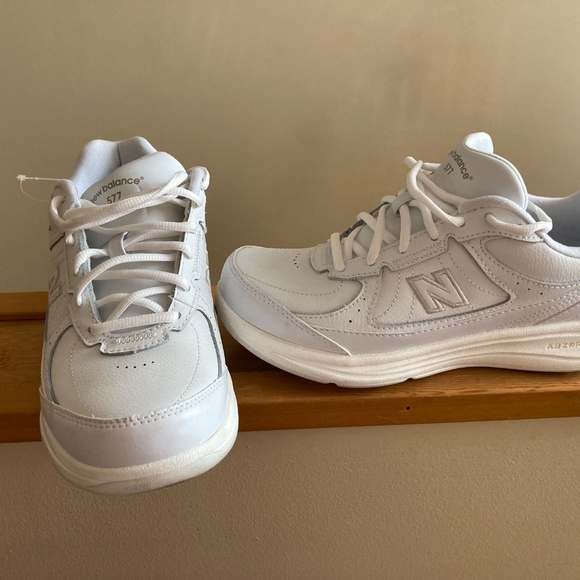 New Balance 577 White 885166891538 WW577WT 8W EXCELLENT - Picture 2 of 8